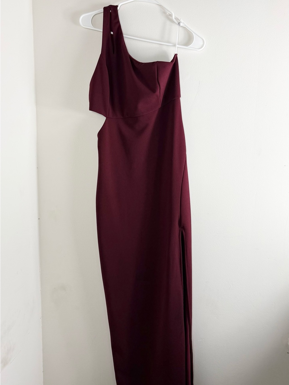 LULU's Wine One-Shoulder Cutout Maxi Dress Size Medium - Picture 2 of 6